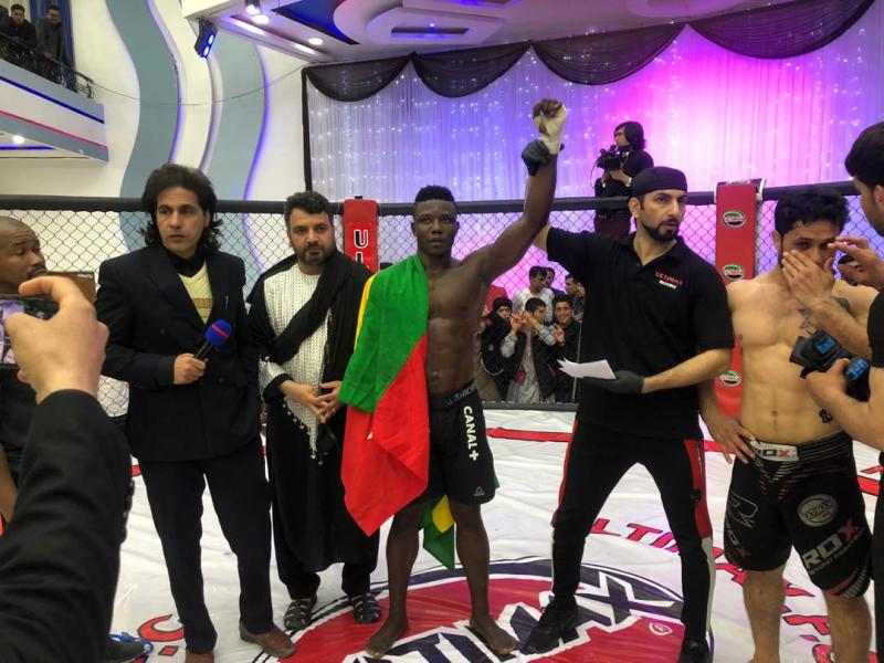 Le boxeur togolais Zeus décroche son premier titre mondial MMA