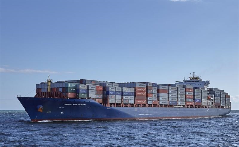 11 membres d’équipage  du porte-conteneurs MV Tommi  Ritscher  sauvés au Bénin