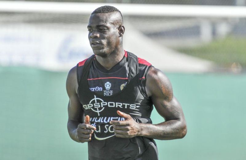 Football: écarté par Vieira, Balotelli s’entraîne tout seul