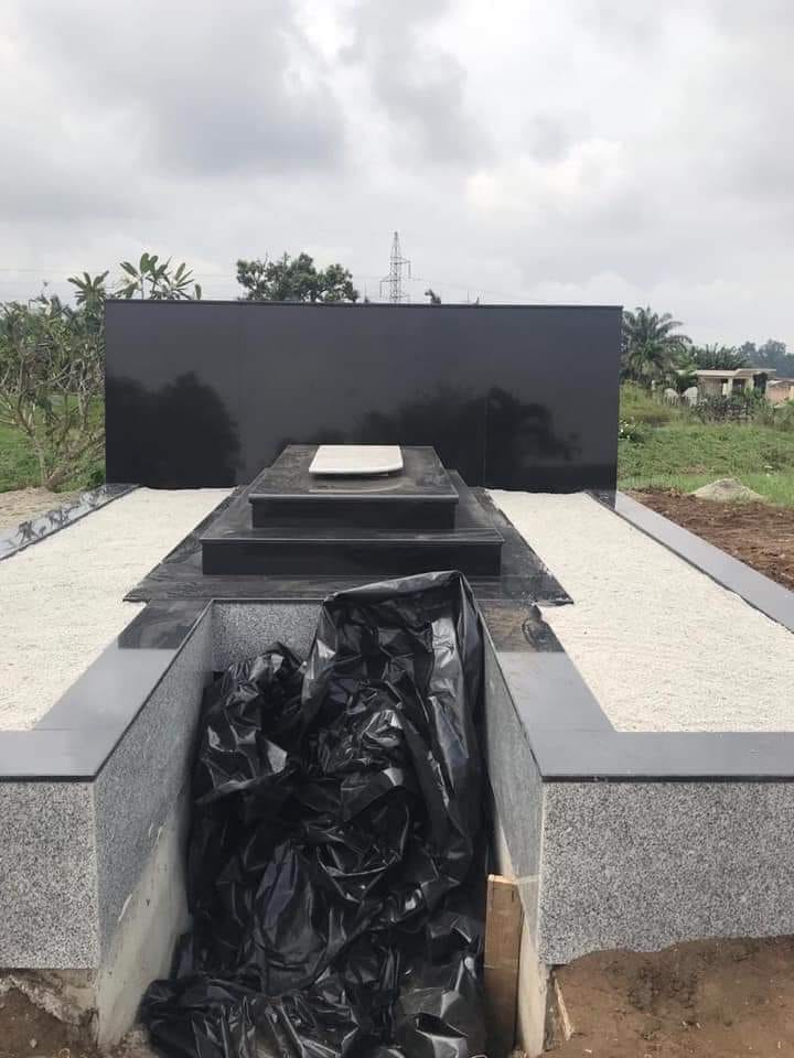 [Images] Voici les premières images de la tombe où reposera Dj Arafat !