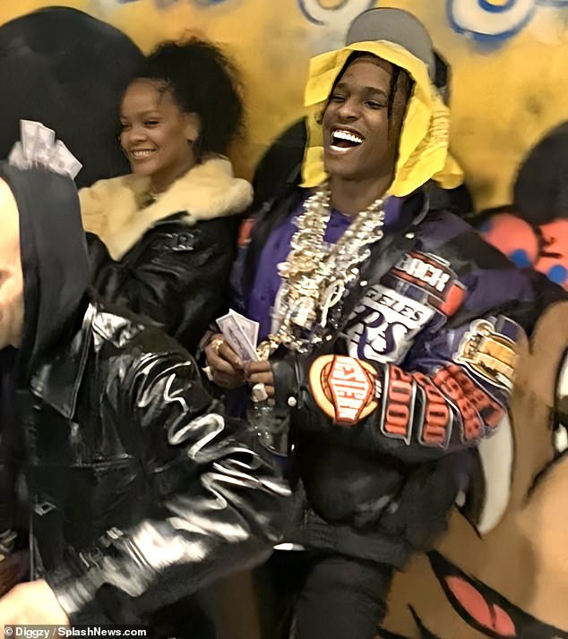 Séparée de son milliardaire saoudien depuis une  semaine, Rihanna  s’est trouvée un nouvel ami
