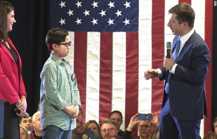 Pete Buttigieg a aidé ce garçon à faire son coming out sur scène