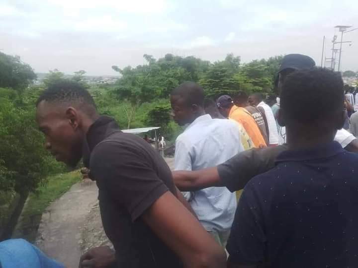 3 fidèles chrétiens trouvent la mort lors d’un baptême