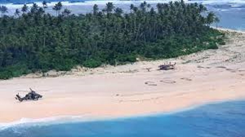 3 marins sauvés grâce à un SOS écrit dans le sable