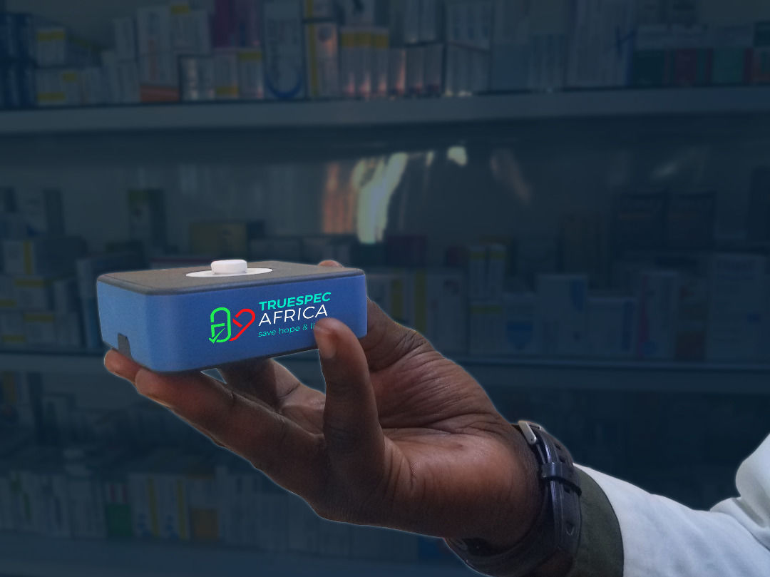 A 25 ans, Franck Verzefé lance une technologie pour traquer les faux médicaments en Afrique