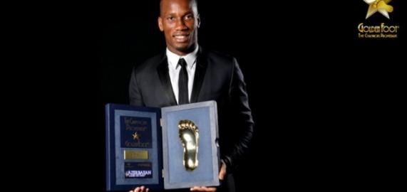 Distinction : Didier Drogba a reçu le Golden Foot 2013