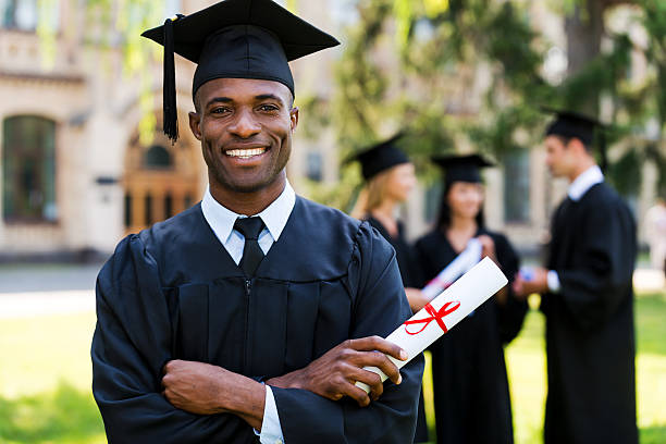 Voici l’appel à candidatures de l’Université de Lomé pour l’inscription en 1ère année de thèse de doctorat