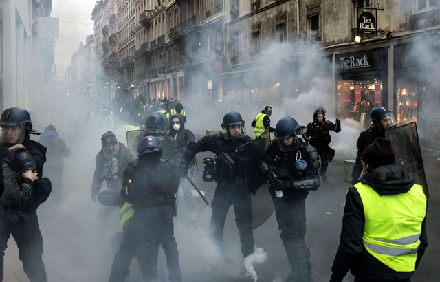 France : voici les peines prononcées à l’encontre des « Gilets Jaunes » interpellés