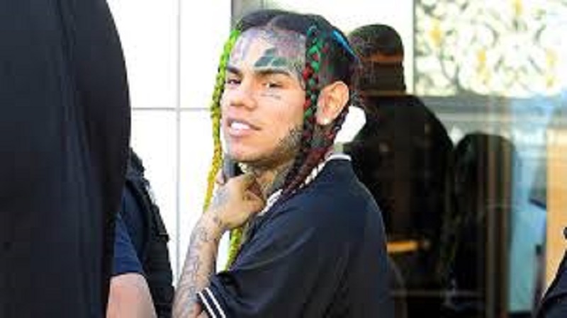 6ix9ine : libre, sa sécurité sera assurée par 22 gardes du corps armés