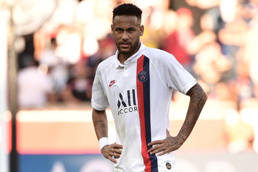 [Vidéo] Neymar inscrit le but de l’année et offre la victoire au PSG, à la 92è min