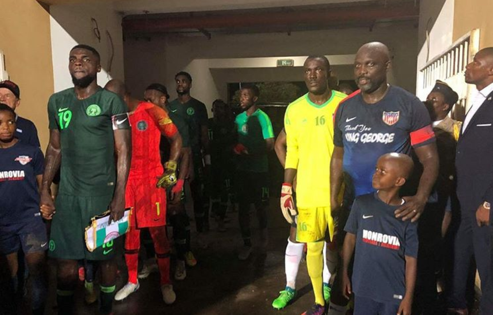 Le Président George Weah s’offre une dernière sortie officielle sous le maillot national lors de Liberia – Nigeria