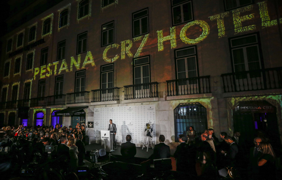 Cristiano Ronaldo : un sixième Quatre étoiles bientôt ouvert sur la rive gauche à Paris