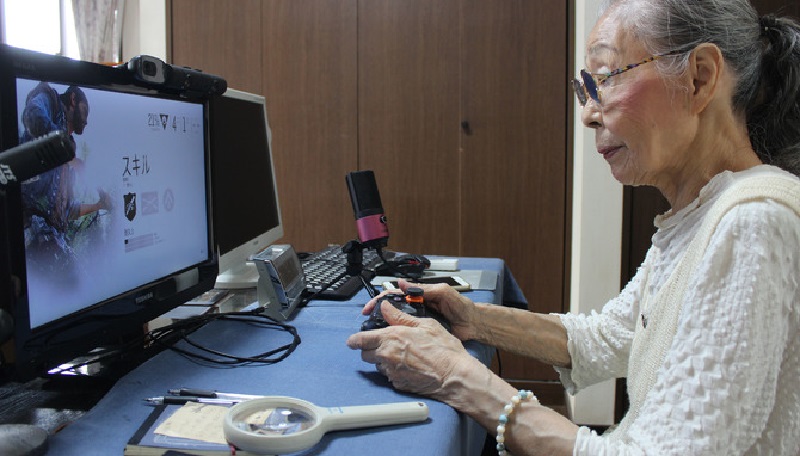 À 90 ans, elle est la plus vieille « gameuse » sur YouTube au monde (photo)