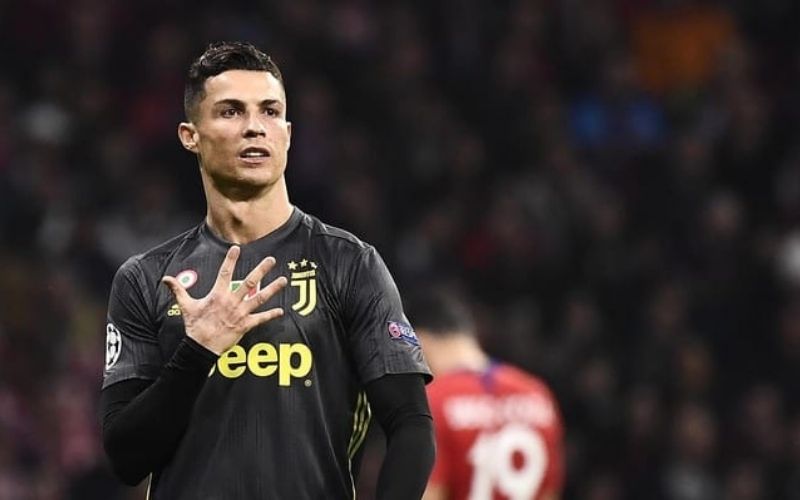 Clarence Seedorf : « Ce serait un grand honneur de voir Ronaldo égaler mon record »