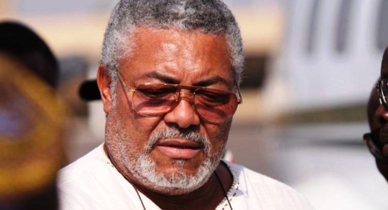Ghana : l’ex-président Jerry Rawlings révèle une blessure qu’il soigne