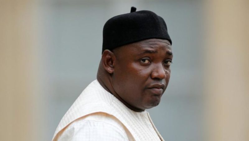 Gambie : ‘Seul Dieu peut me retirer du pouvoir’, cette déclaration du président Adama Barrow inquiète