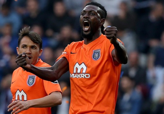 Adebayor donne la victoire aux Stambouliotes