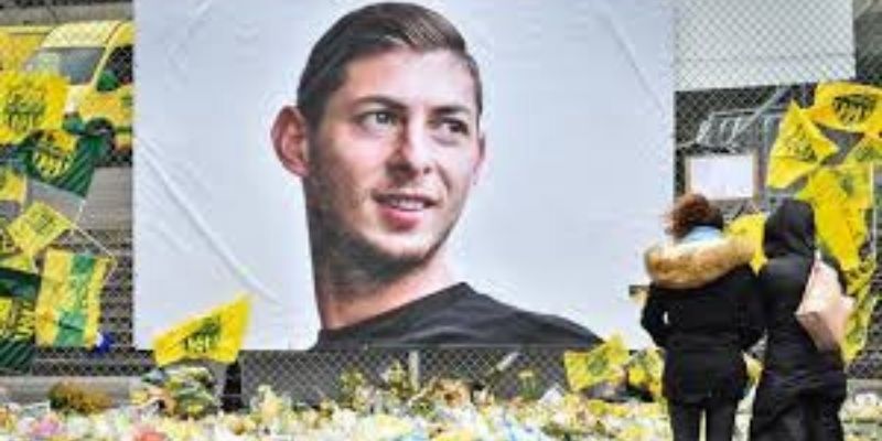 Football : 1 an après la mort de  Sala, les polémiques  perdurent