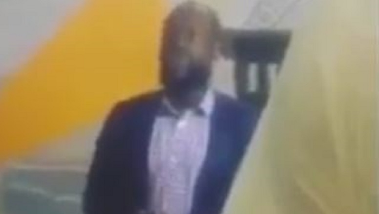 Le pasteur qui a voulu  ressusciter DJ Arafat prédit le décès  de  Bebi Philip en 2020 (Vidéo)