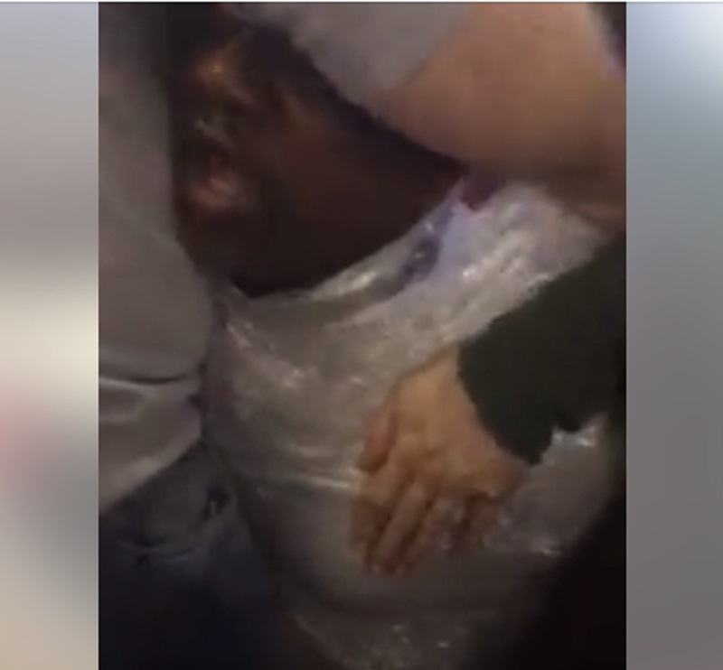 Turquie : un Africain enveloppé dans du nylon en vue de sa déportation (vidéo)