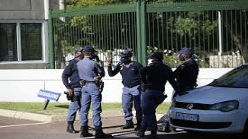 Afrique du Sud : 2 voleurs de masques tués par la police à Johannesburg