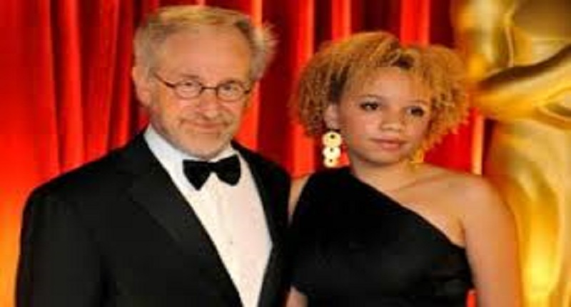 Agée de 23 ans, la fille de Spielberg arrêtée pour violences conjugales sur son fiancé de 47 ans