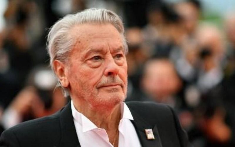 Alain Delon : son demi-frère déballe tout sur sa jeunesse