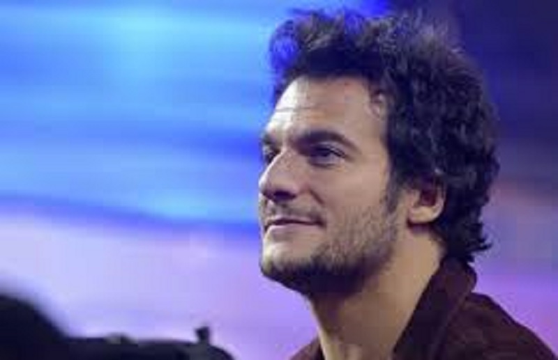 Amir : l’artiste déclare sa flamme à une ancienne Miss France (vidéo)