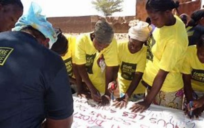 Amnesty International : Twitter ne protégerait pas assez les femmes