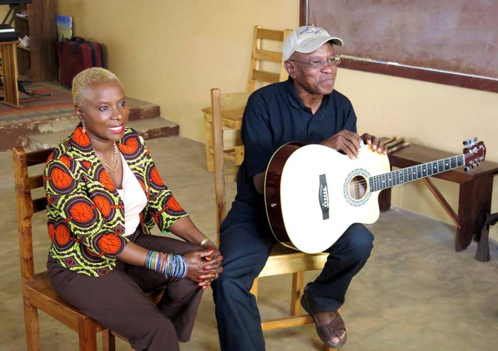 Angélique Kidjo rend un hommage mérité à son défunt frère