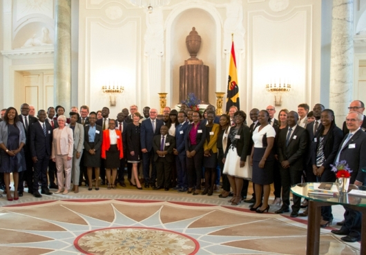 Appel à candidatures pour les bourses ‘Afrika Kommt’