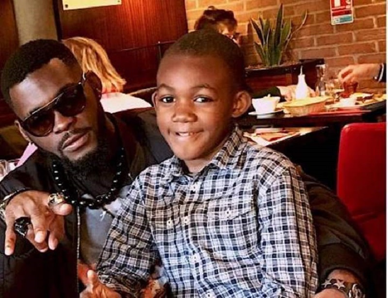 « Même à 100 ans, personne ne mérite de perdre son père « , l’émouvante lettre du Togolais David Kpelly à Maël, le fils de DJ Arafat
