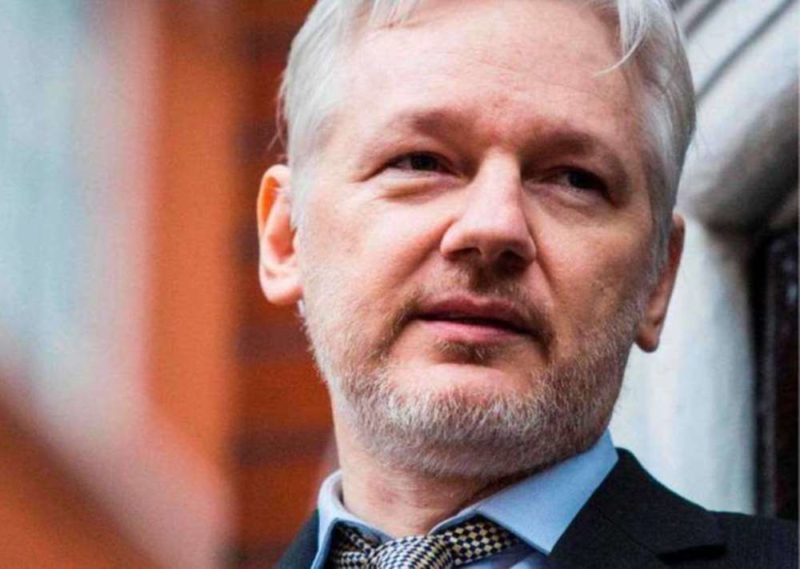 Suicide : Julian Assange dit entendre des voix en prison