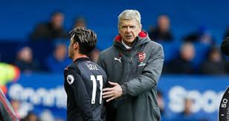 Arsenal : Wenger étonné par la mise à l’écart d’Ozil