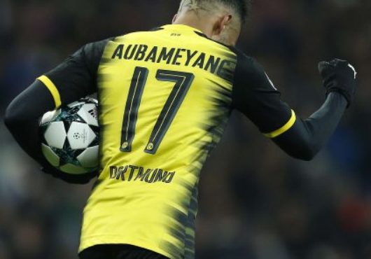 Arsenal : Aubameyang sort en plein match pour aller aux toilettes ; les fans en colère
