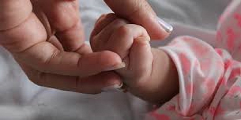 Plongée dans le coma à cause du coronavirus, elle accouche de son enfant