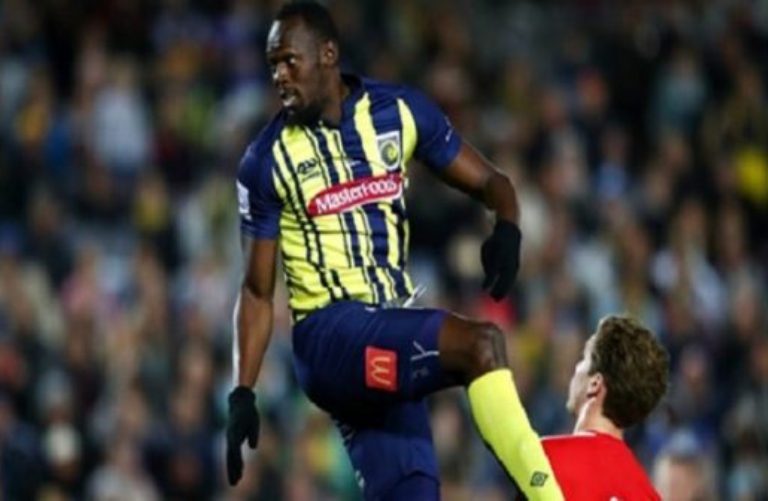 Australie : Usain Bolt rate ses débuts en tant que footballeur professionnel (vidéo)