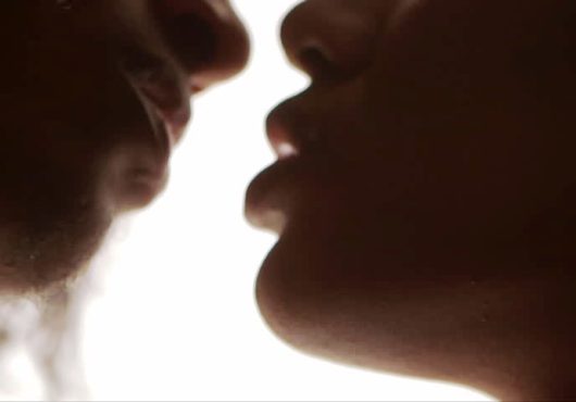 L’union du papillon : la position s3xuelle qui chasse l’ennui