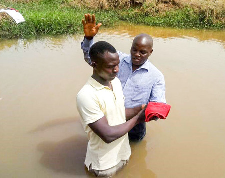 Ghana : un homme se noie au cours de son baptême