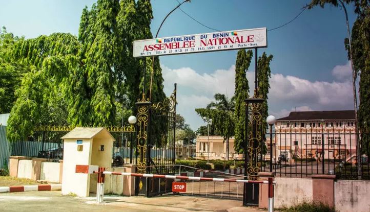 Bénin : des militaires mobilisent un charlatan et un serrurier pour voler de la drogue