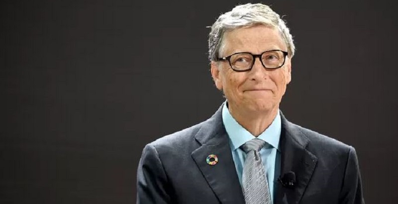 Bill Gates : Cette broche colorée est-elle le signe du “nouvel ordre mondial” ?