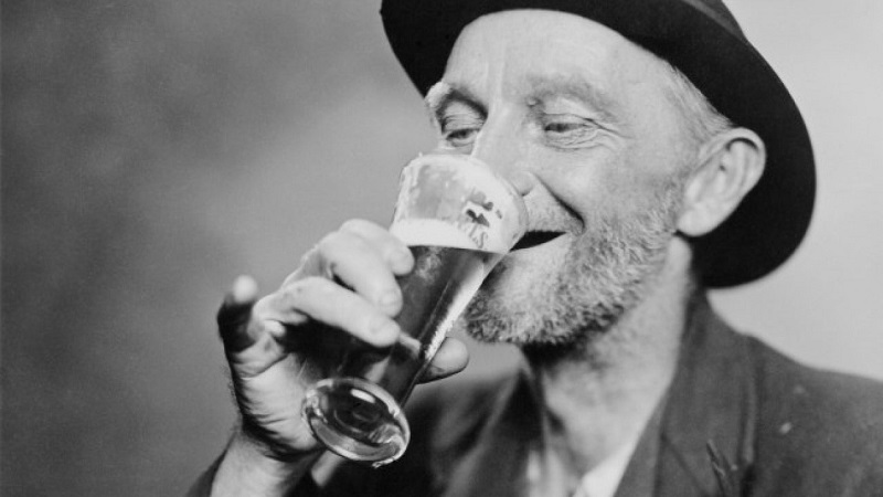 Boire de la bière pour se protéger d’Alzheimer ?