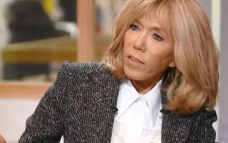 Brigitte Macron attaquée : ce détail qu’une journaliste reproche à la première dame
