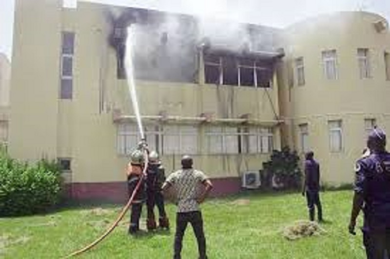 Burkina Faso : incendie à l’Assemblée nationale ; une enquête diligentée