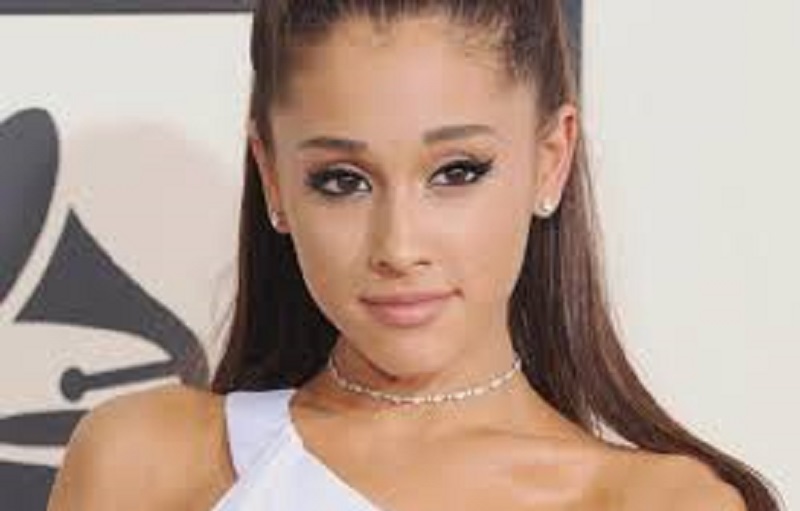 Business : Ariana Grande se lance dans les cosmétiques