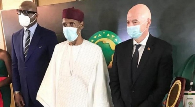 CAF : Après la chute d’Ahmad Ahmad, le Camerounais Issa Hayatou de retour aux affaires