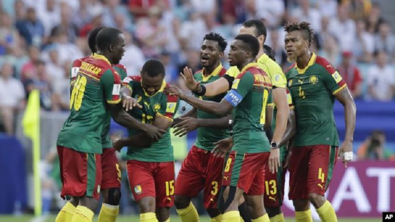 Cameroun : les ex-sélectionneurs Seedorf et Kluivert réclament-ils des milliards pour ‘licenciement abusif’ ?
