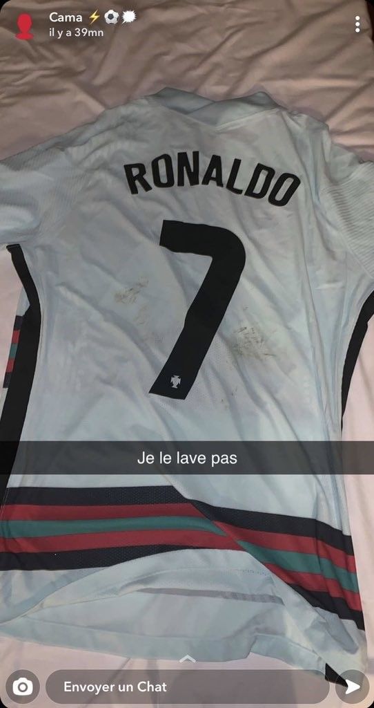 « Je ne le lave pas » : quand un joueur de l’équipe de France récupère le maillot de CR7