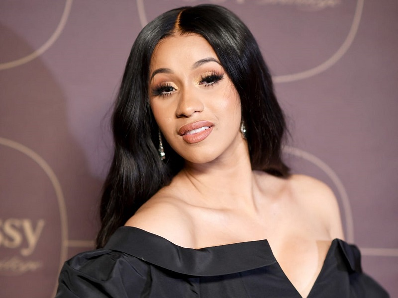 Cardi B aux femmes : «Ne quittez pas la maison de votre mère pour vivre avec votre petit ami qui vit avec sa mère»