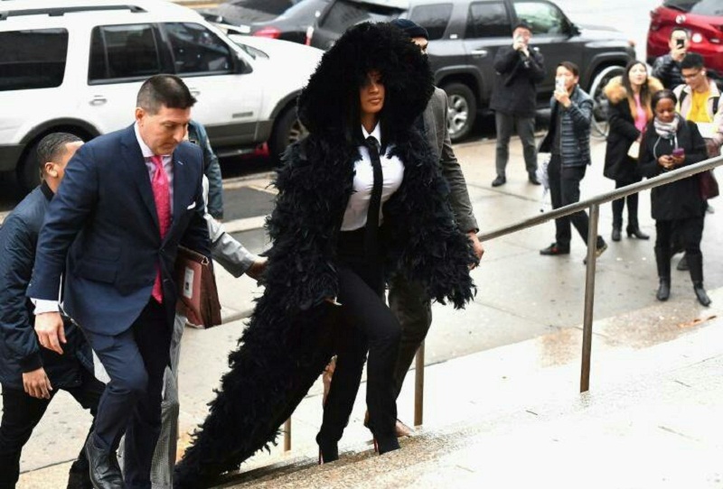 Cardi B, convoquée au tribunal de New York, voici ce qu’elle a porté